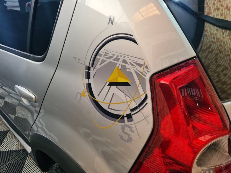 RENAULT - SANDERO - 2008/2009 - Prata - R$ 36.500,00