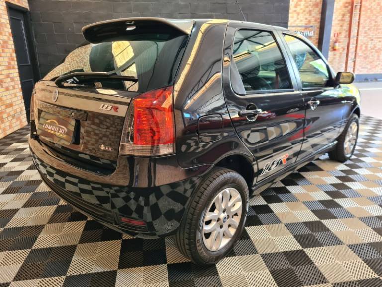 FIAT - PALIO - 2006/2007 - Preta - R$ 36.000,00