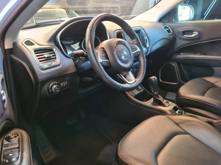 JEEP - COMPASS - 2017/2018 - Branca - R$ 91.900,00