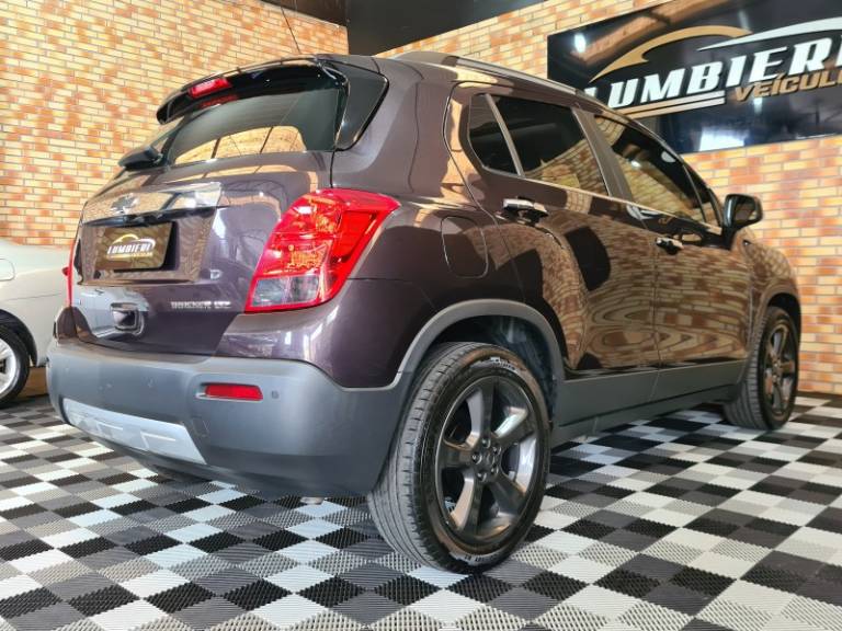 CHEVROLET - TRACKER - 2015/2016 - Roxa - R$ 77.900,00