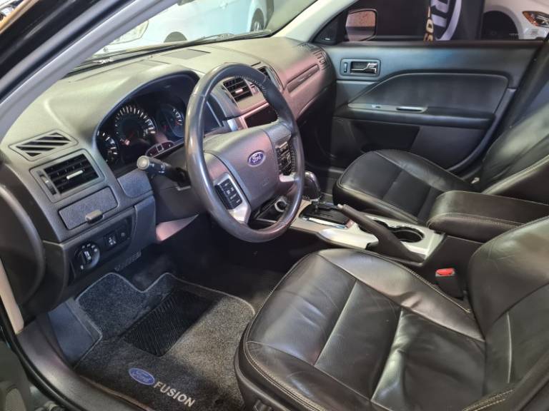 FORD - FUSION - 2009/2010 - Preta - R$ 54.500,00