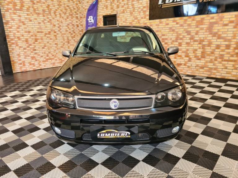 FIAT - PALIO - 2006/2007 - Preta - R$ 36.000,00