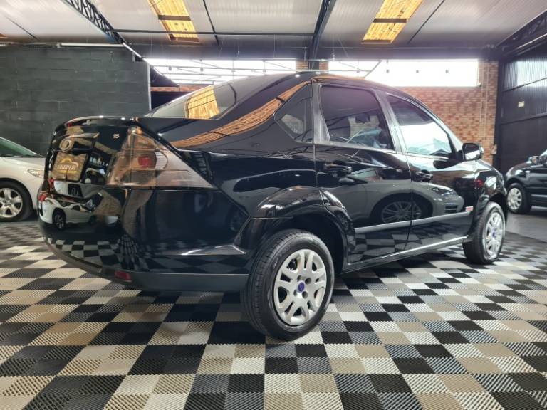 FORD - FIESTA - 2011/2011 - Preta - R$ 33.900,00