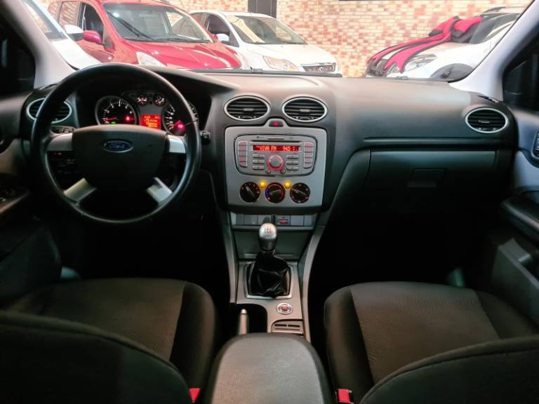 FORD - FOCUS - 2013/2013 - Prata - R$ 47.500,00