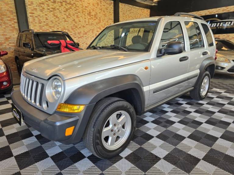 JEEP - CHEROKEE - 2007/2007 - Prata - R$ 55.900,00