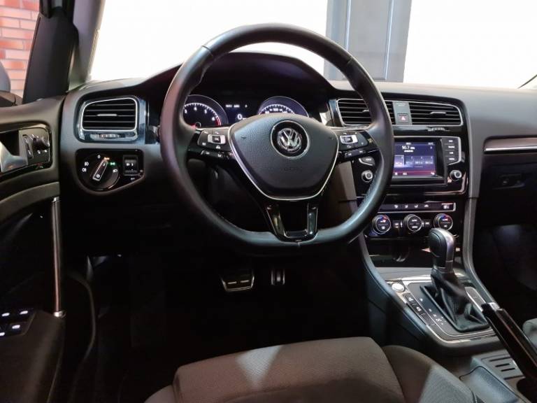VOLKSWAGEN - GOLF - 2015/2015 - Branca - R$ 86.900,00