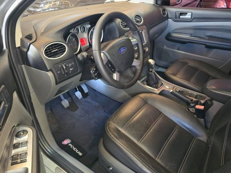 FORD - FOCUS - 2009/2009 - Prata - R$ 41.900,00