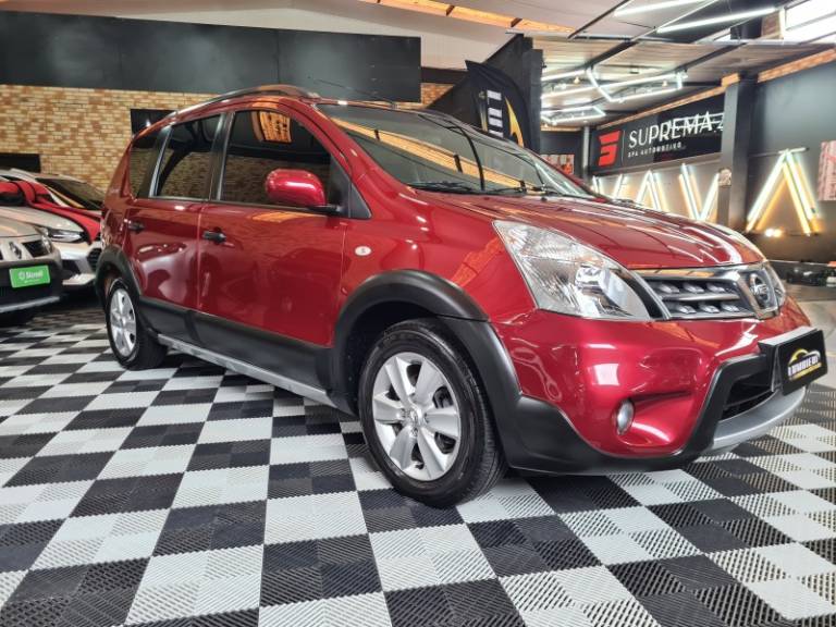 NISSAN - LIVINA - 2011/2012 - Vermelha - R$ 38.900,00