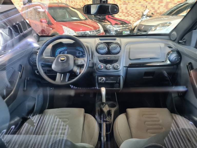 CHEVROLET - MONTANA - 2011/2012 - Prata - R$ 39.900,00