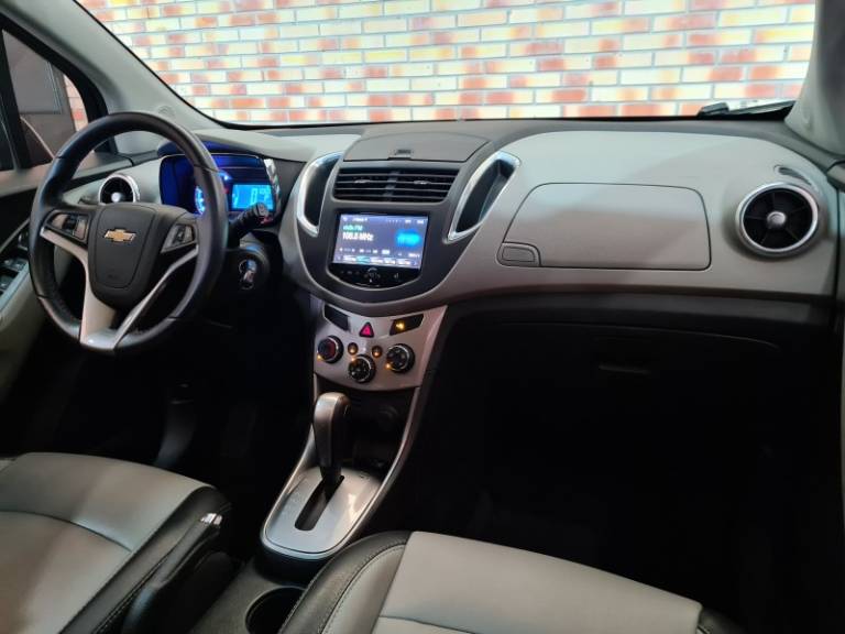 CHEVROLET - TRACKER - 2015/2016 - Roxa - R$ 77.900,00