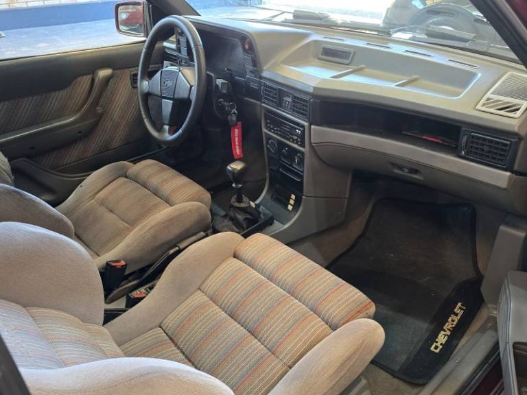 CHEVROLET - KADETT - 1993/1993 - Vermelha - R$ 49.900,00