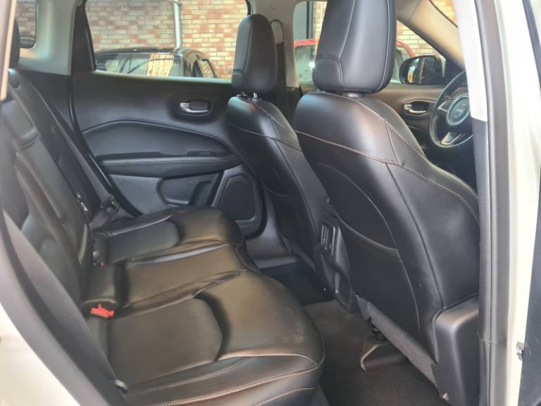 JEEP - COMPASS - 2017/2018 - Branca - R$ 91.900,00